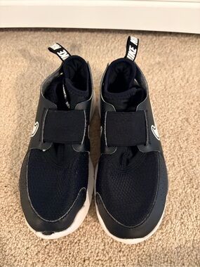 Nike Flex Runner 3 Toddler Sneakers Black White Size 13.5C Slip On
